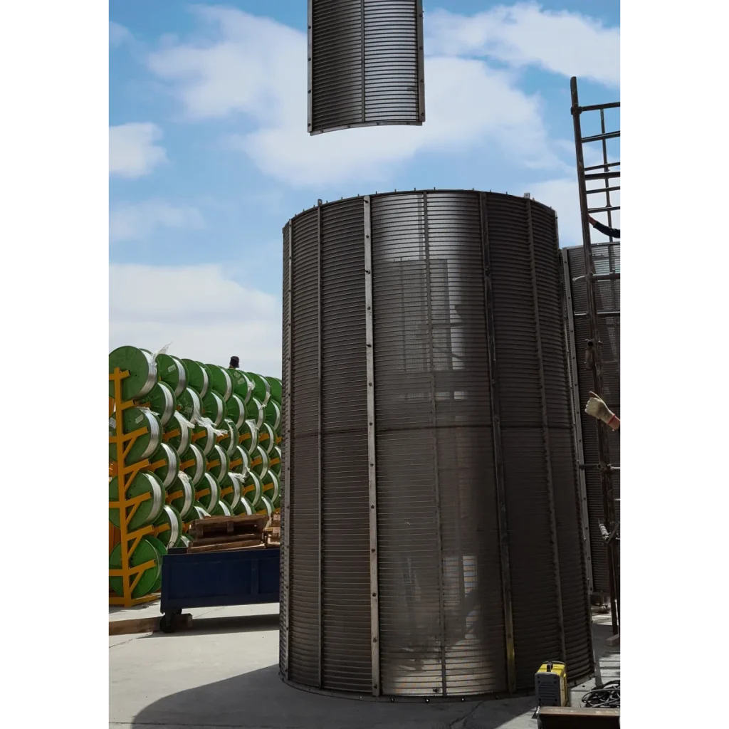 scs (spent catalyst screen) basket component for fixed bed radial flow reactor internal system